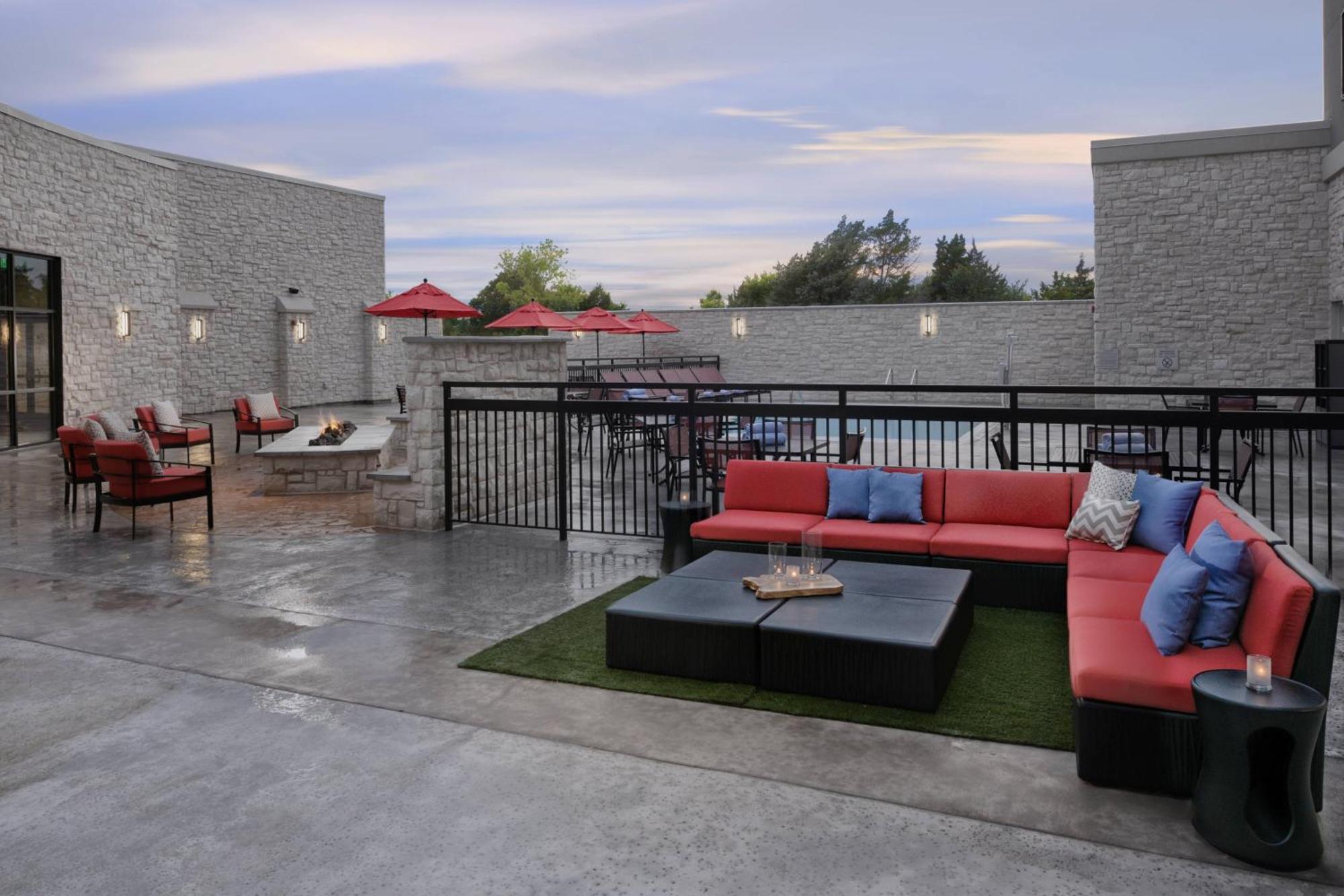 Courtyard By Marriott Austin Флюгервілль Екстер'єр фото