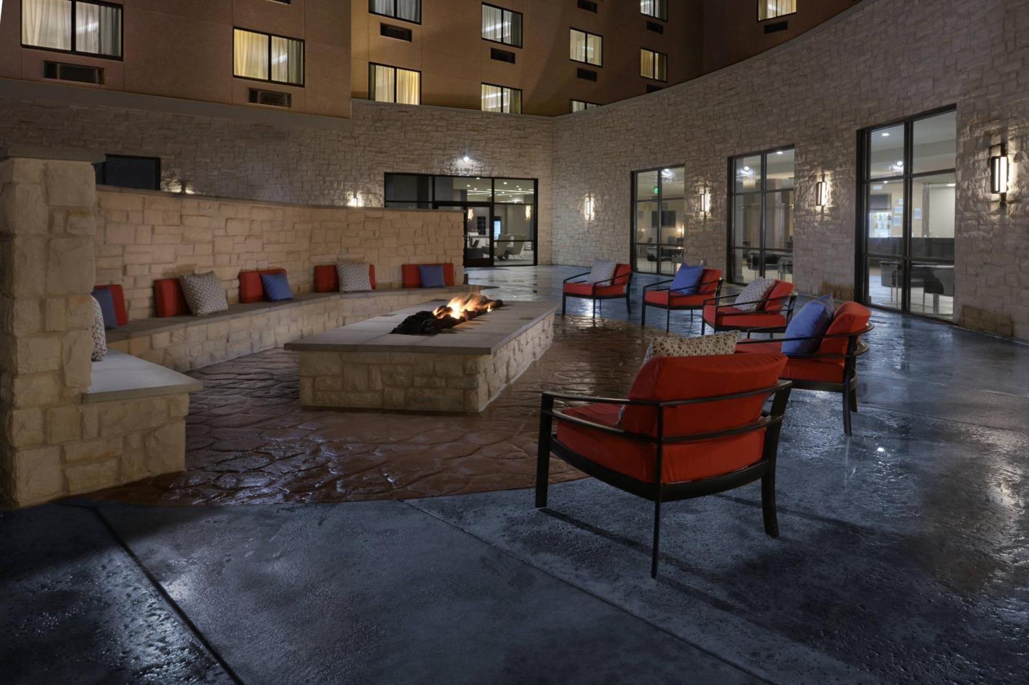 Courtyard By Marriott Austin Флюгервілль Екстер'єр фото